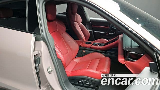 Porsche 타이칸 GTS, 2024 12