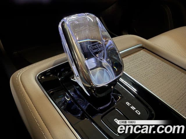 Volvo XC90 2세대 T8 Ultra Bright гибрид, 2025 9