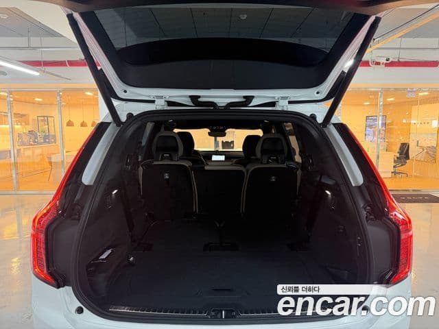 Volvo XC90 2세대 T8 Ultra Bright гибрид, 2025 18