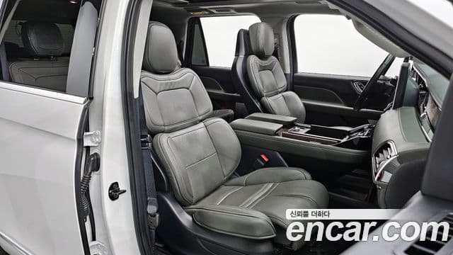Lincoln Navigator 4세대 3.5L чёрный Label, 2023 10