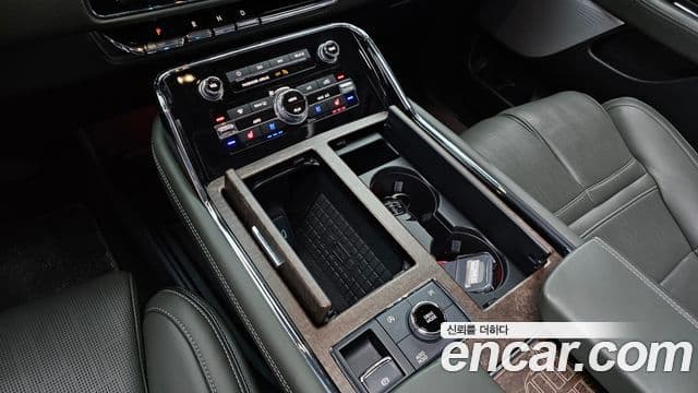 Lincoln Navigator 4세대 3.5L чёрный Label, 2023 18