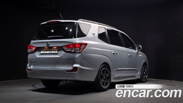 KG모빌리티(SsangYong) Korando 투리스모 4WD GT 11인승, 2014 2