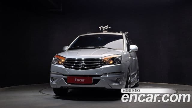 KG모빌리티(SsangYong) Korando 투리스모 4WD GT 11인승, 2014 3