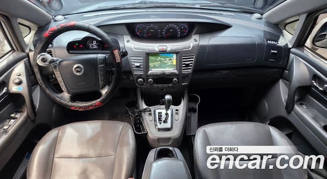 KG모빌리티(SsangYong) Korando 투리스모 4WD GT 11인승, 2014 7