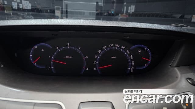 KG모빌리티(SsangYong) Korando 투리스모 4WD GT 11인승, 2014 19