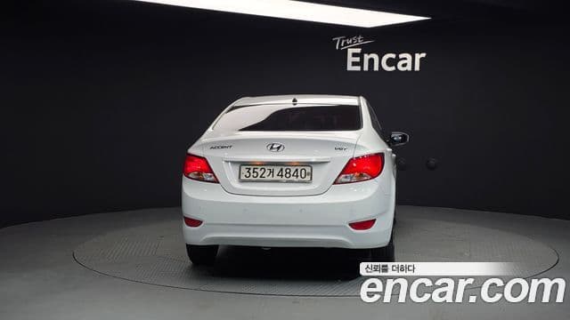 Hyundai Accent(новый кузов / новое поколение) дизель 1.6 VGT Style Plus, 2017 4