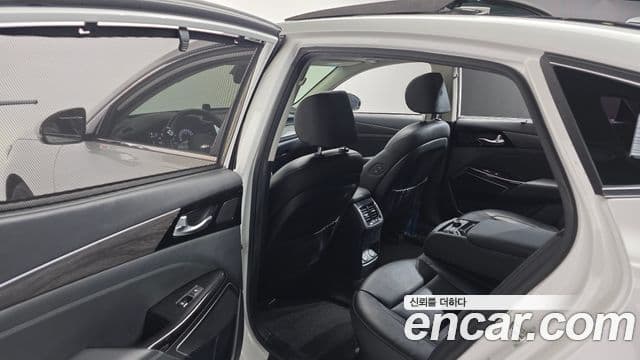 Kia K7 Premier 3.0 LPI Trendy(арендный автомобиль), 2020 17