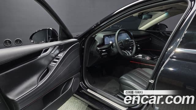 Genesis G80 (RG3) бензин 2.5 турбо AWD, 2025 10