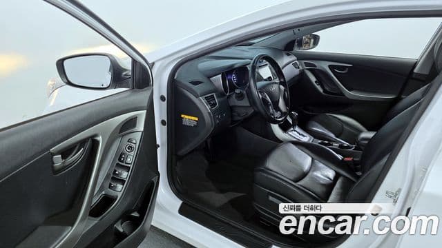 Hyundai Avante MD M16 GDI Avenue, 2014 10