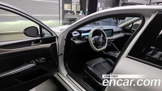 Kia K5 3세대 Signature, 2023 10