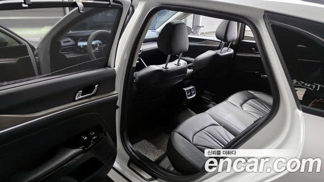 Kia K5 3세대 Signature, 2023 11