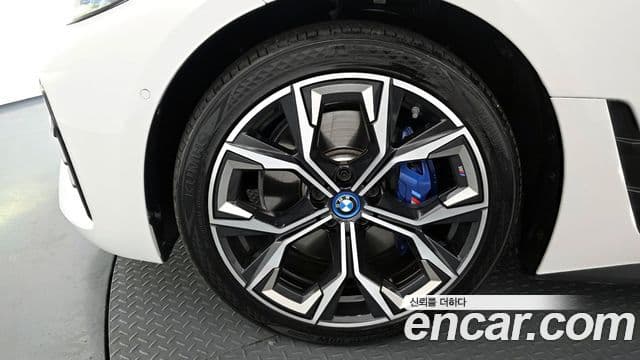 BMW i4 eDrive40 M Sport Pro, 2024 все фото