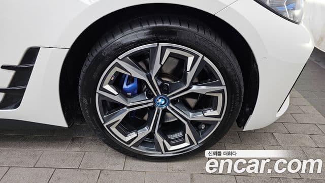 BMW i4 eDrive40 M Sport Pro, 2024 все фото