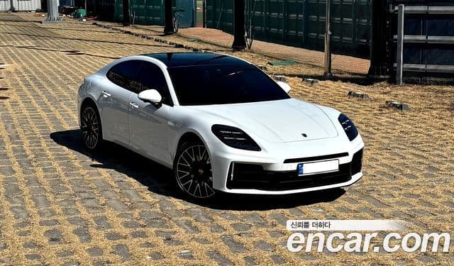 Porsche Panamera (976), 2024 4