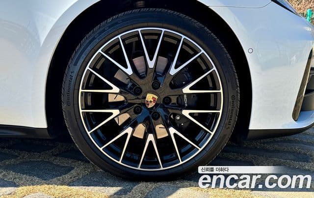 Porsche Panamera (976), 2024 9