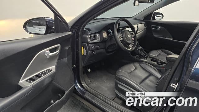 Kia Niro Luxury, 2018 11