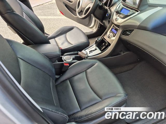 Hyundai Avante MD Premier, 2012 9