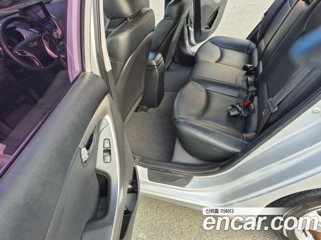 Hyundai Avante MD Premier, 2012 10