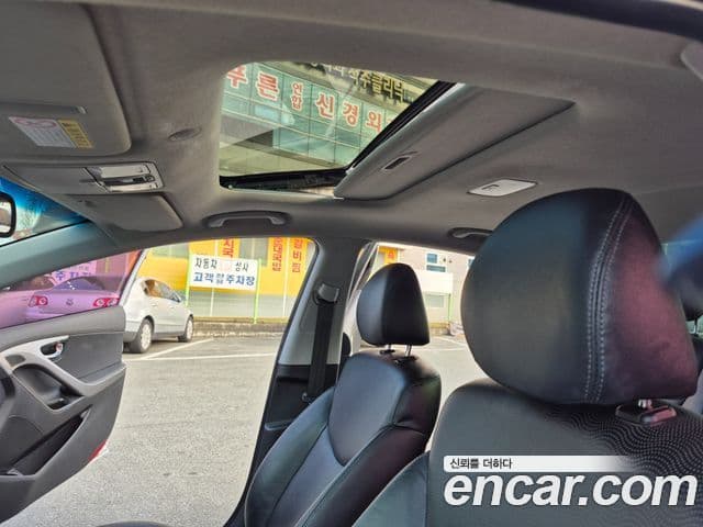 Hyundai Avante MD Premier, 2012 12