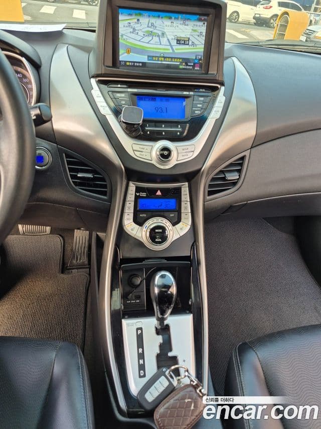 Hyundai Avante MD Premier, 2012 15