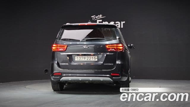 Kia The / новый New Carnival VIP, 2020 4