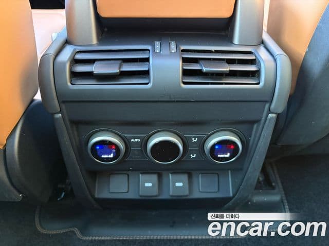 Land Rover Defender (L663) 110 D300 HSE, 2023 10