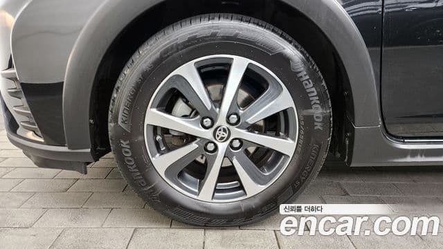 Toyota 프리우스 C 1.5 кроссовер, 2020 все фото