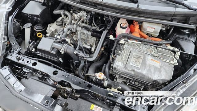 Toyota 프리우스 C 1.5 кроссовер, 2020 6