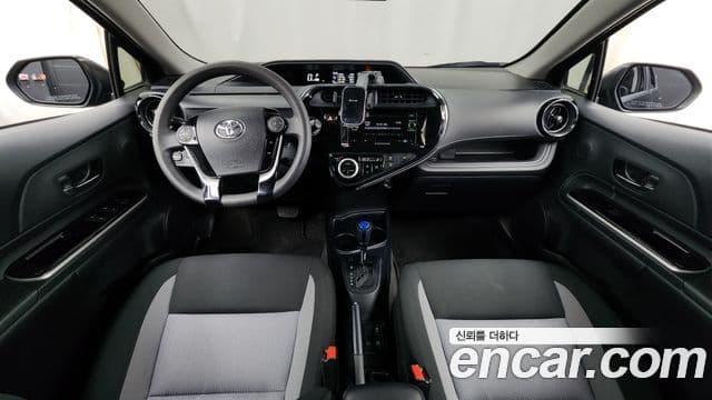 Toyota 프리우스 C 1.5 кроссовер, 2020 7