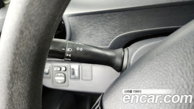 Toyota 프리우스 C 1.5 кроссовер, 2020 19