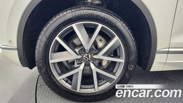 Volkswagen Touareg 3세대 Prestige, 2023 все фото