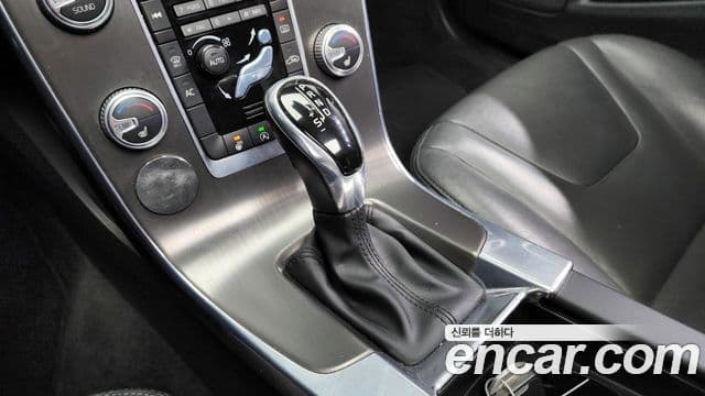 Volvo V60 1세대, 2015 9