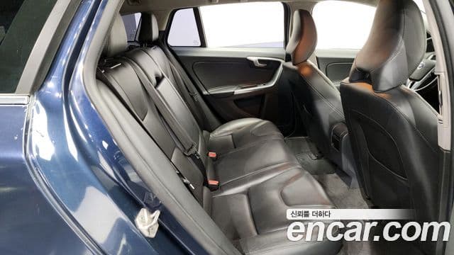 Volvo V60 1세대, 2015 12