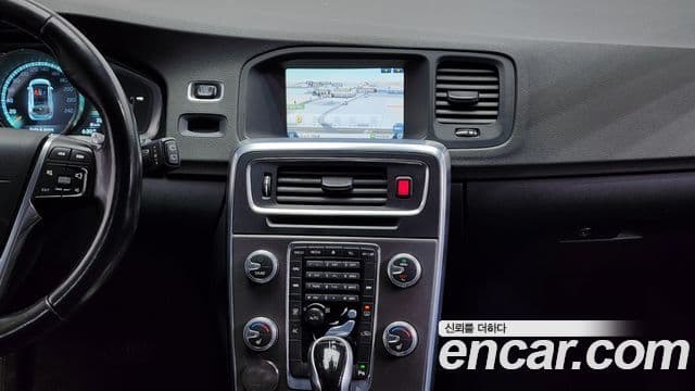 Volvo V60 1세대, 2015 14