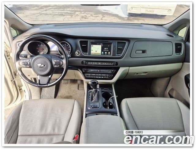 Kia All New Carnival Luxury, 2015 9