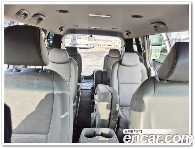 Kia All New Carnival Luxury, 2015 11