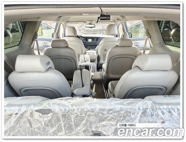 Kia All New Carnival Luxury, 2015 13