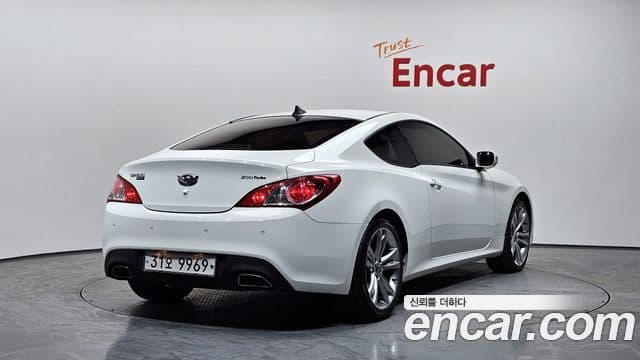 Hyundai Genesis купе 200 турбо P, 2010 2
