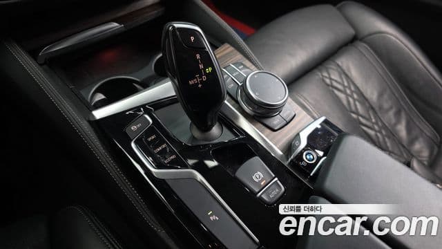 BMW 5시리즈 (G30) 520d Luxury Plus, 2018 9