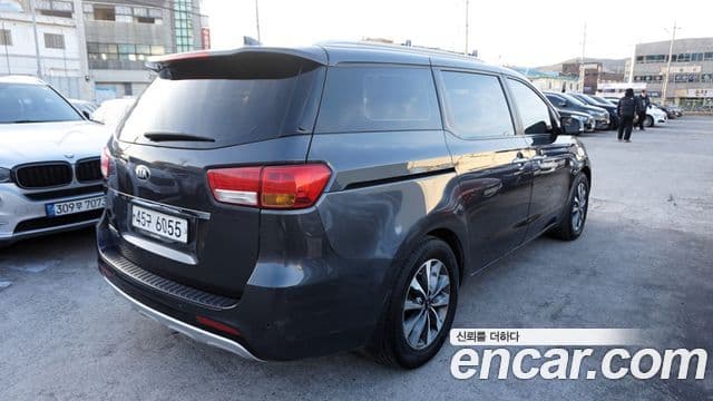 Kia All New Carnival Prestige, 2015 6
