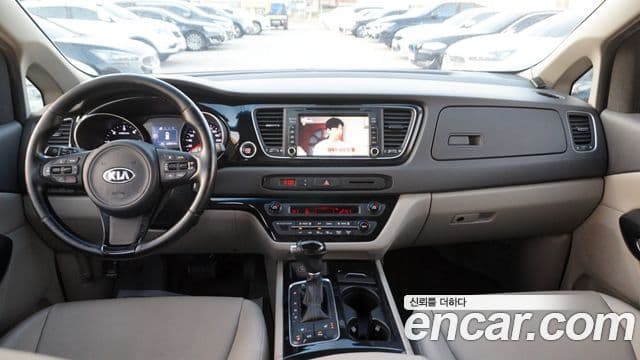 Kia All New Carnival Prestige, 2015 12