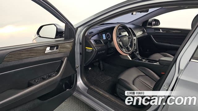 Hyundai LF Sonata 2.0 Smart, 2015 11