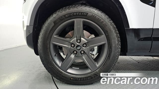 Land Rover Defender (L663) 110 P300 X-Dynamic SE, 2025 все фото