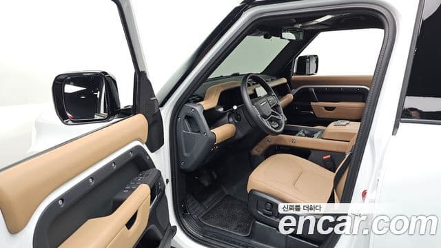 Land Rover Defender (L663) 110 P300 X-Dynamic SE, 2025 11