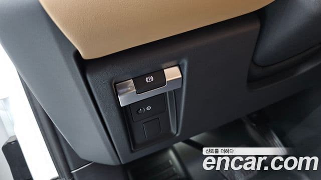 Land Rover Defender (L663) 110 P300 X-Dynamic SE, 2025 12