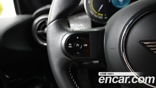 Mini Cooper Электрический (Electric) 3세대, 2023 16