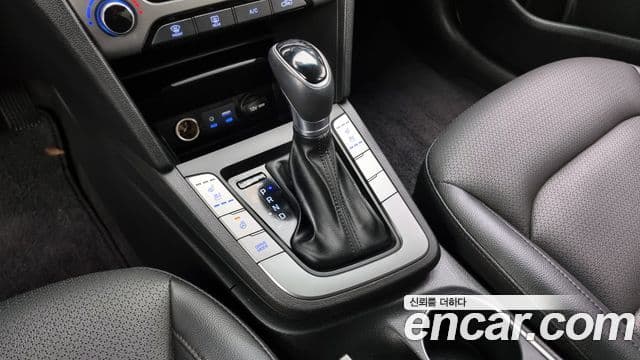 Hyundai Avante AD 1.6 GDI Smart, 2018 9