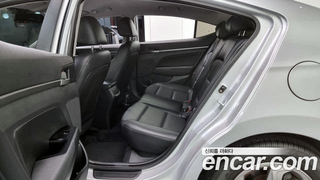 Hyundai Avante AD 1.6 GDI Smart, 2018 13