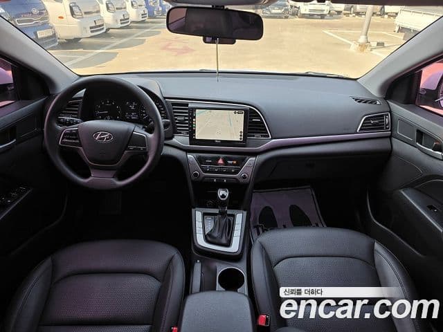 Hyundai Avante AD Style, 2017 10