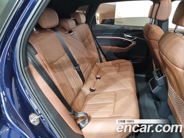 Audi e-Tron, 2023 11